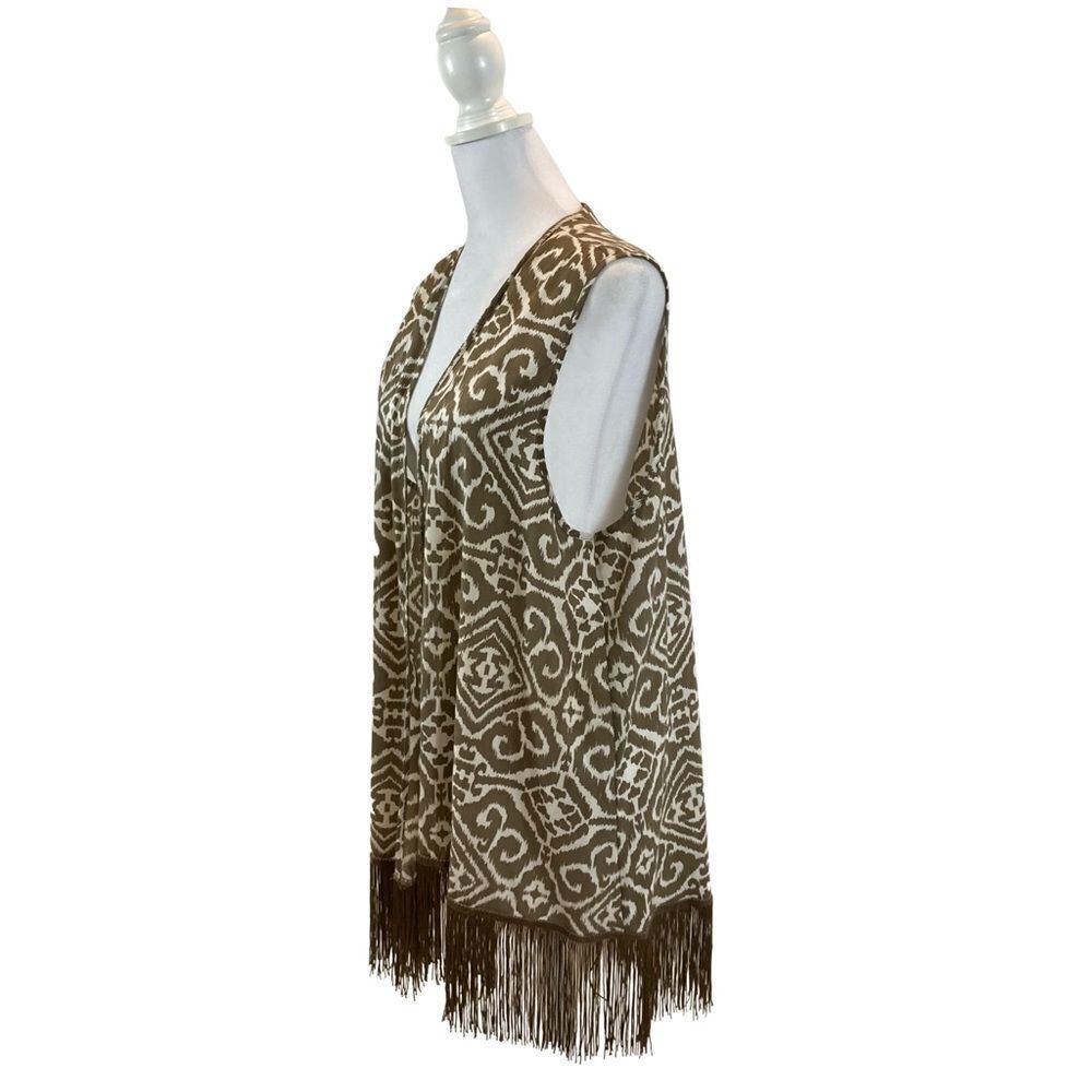 Chico’s Lightweight Sheer Fringed Ran and White Vest Chico’s Size 3
